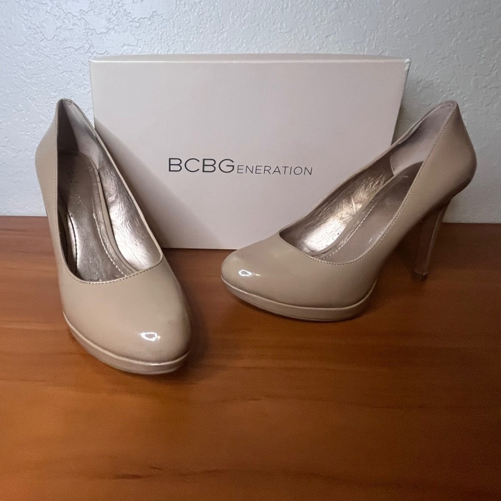 BCBGeneration Nude Patent Leather Platform Pumps Almond Toe Stiletto Heels 8B/38